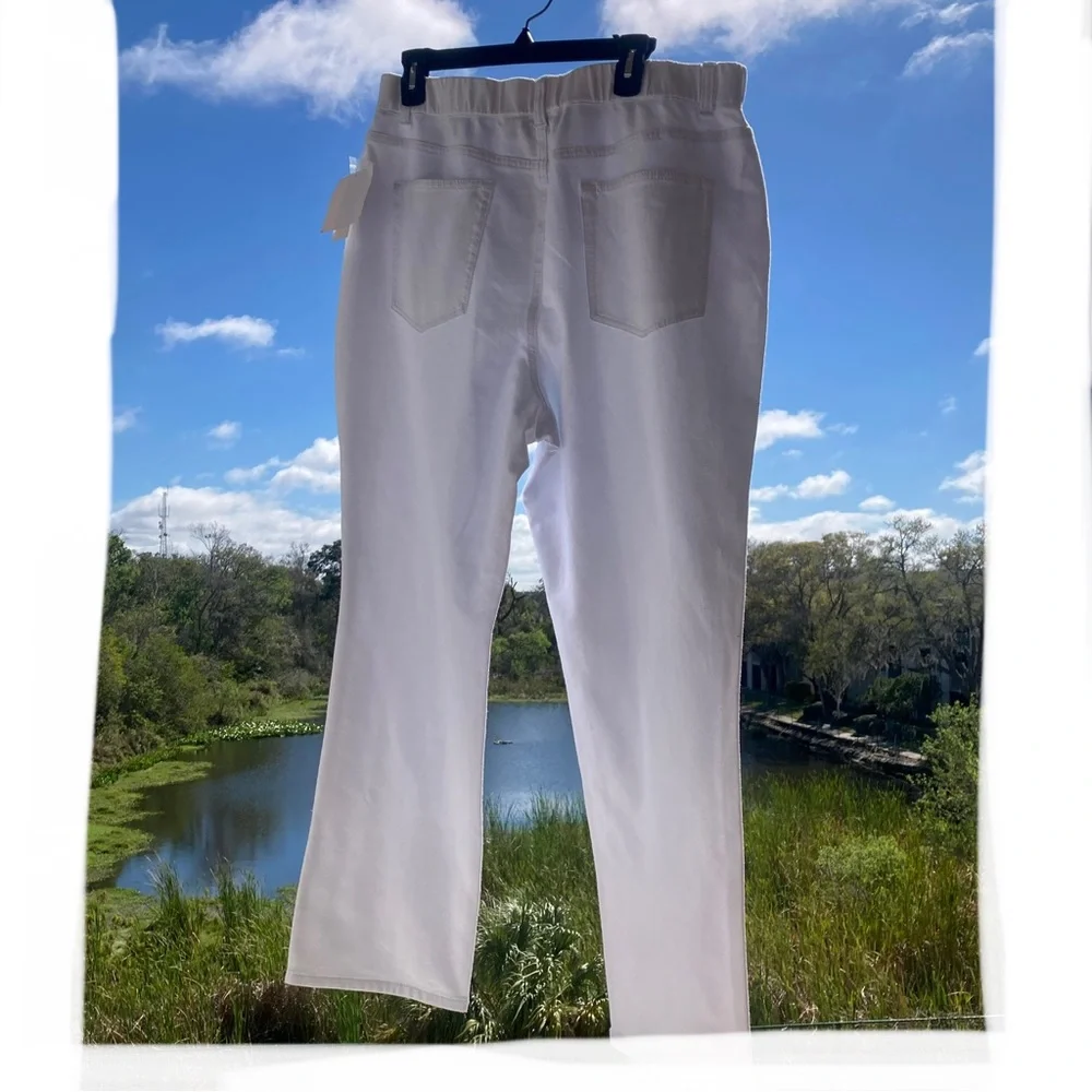 Quacker Factory DreamJeannes White Pull-On Pants | NWT | Size L